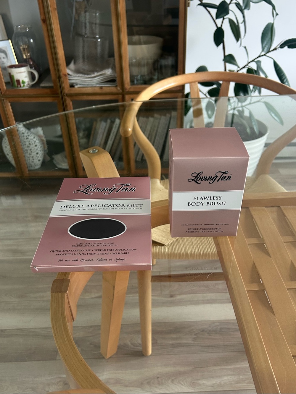 NIB Loving Tan Deluxe Applicator Mitt + Flawless Body Brush